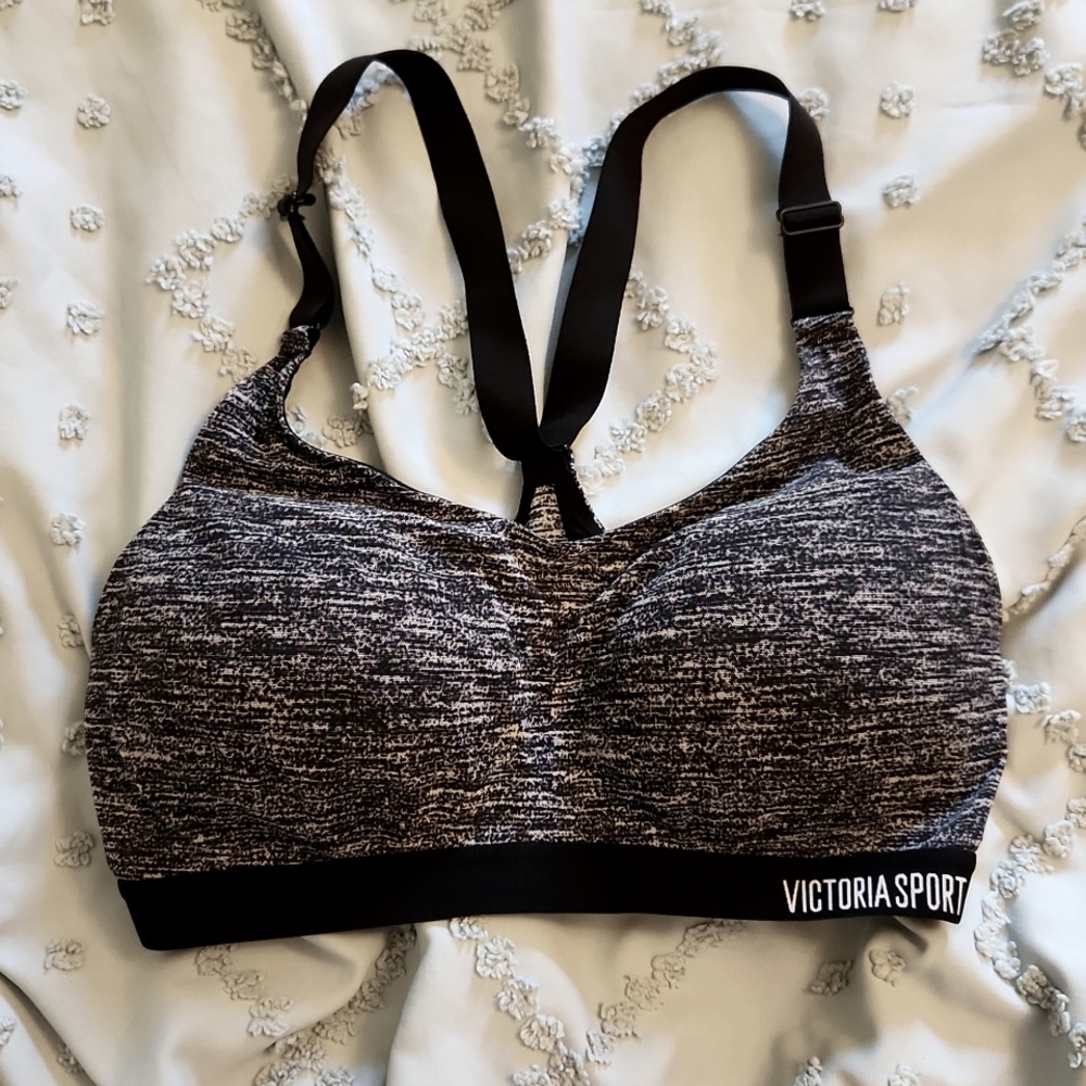 Victoria Sport sports bra